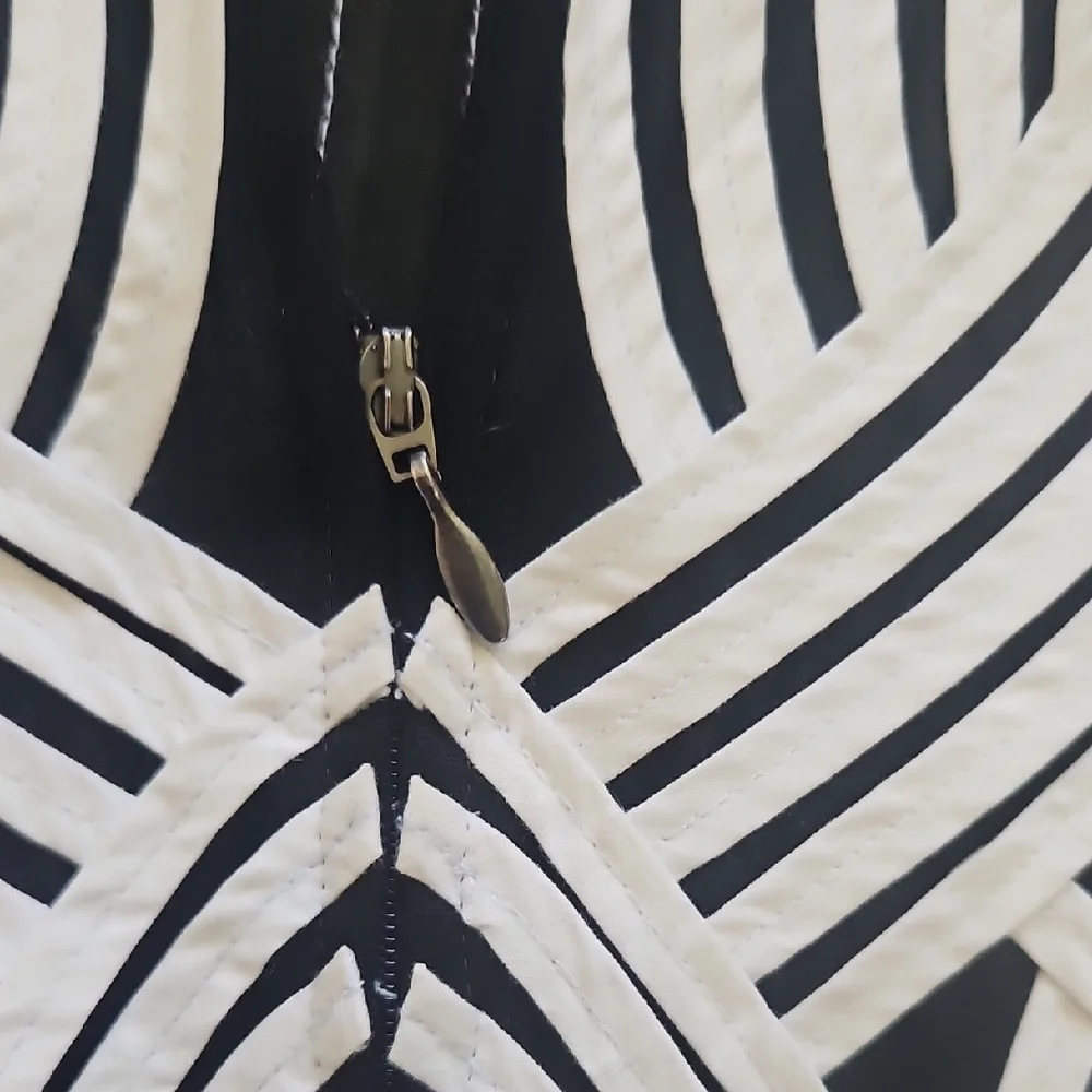 Andrea Roseti Black and White Patterned Top and Jacket Set - Picture 5 of 12
